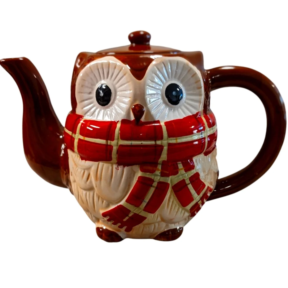 Vintage Pier 1 Imports:Hand painted Chilly Billy Teapot